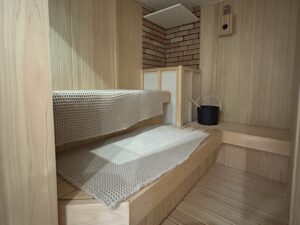 マンションで整う。本格パネル式サウナとチラー付き水風呂を実現した極上リノベーション